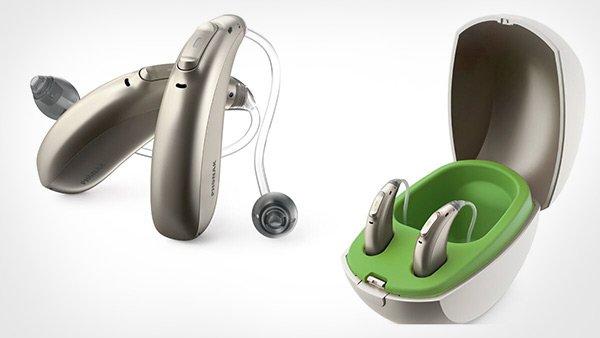 Rechargeable hearing aid with charger